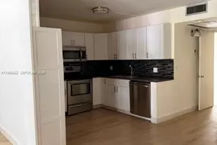 251 SW 132nd Way, Pembroke Pines, FL 33027 - Photo 4
