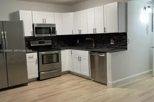 251 SW 132nd Way, Pembroke Pines, FL 33027 - Photo 4