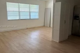 251 SW 132nd Way, Pembroke Pines, FL 33027 - Photo 6