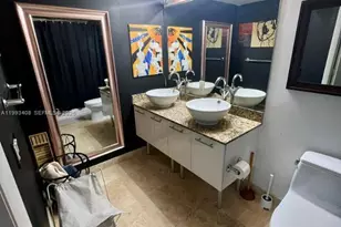 41 SE 5th St, Miami, FL 33131 - Photo 12