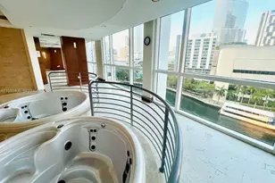 41 SE 5th St, Miami, FL 33131 - Photo 22