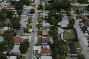 266 NE 162nd St, Miami, FL 33162 - Photo 26