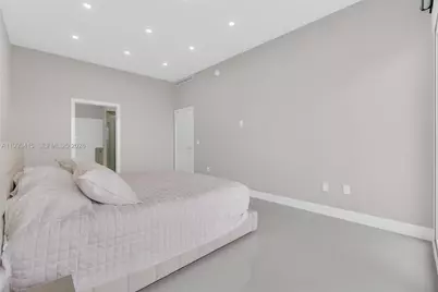 18011 Biscayne Blvd #PH04, Aventura, FL 33160 - Photo 12