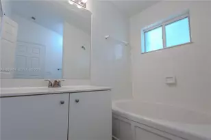 719 NW 208th Way, Pembroke Pines, FL 33029 - Photo 26