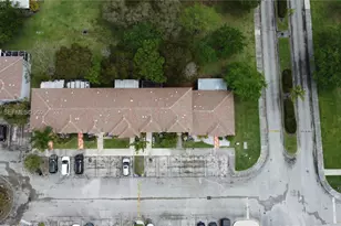 719 NW 208th Way, Pembroke Pines, FL 33029 - Photo 36