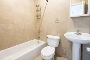 404 NE 27th St, Miami, FL 33137 - Photo 12