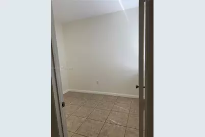 1403 SE 27 Ct, Homestead, FL 33035 - Photo 4