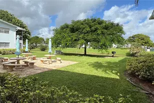 306 Newport T, Deerfield Beach, FL 33442 - Photo 14