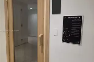 225 N Miami Ave, Miami, FL 33128 - Photo 32