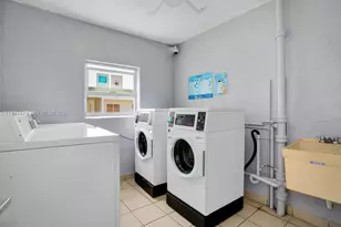 100 Edgewater Dr, Coral Gables, FL 33133 - Photo 32