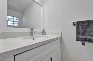 3592 NW 83rd Ln, Sunrise, FL 33351 - Photo 16