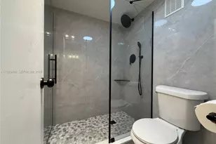 400 Commodore Dr, Plantation, FL 33325 - Photo 30