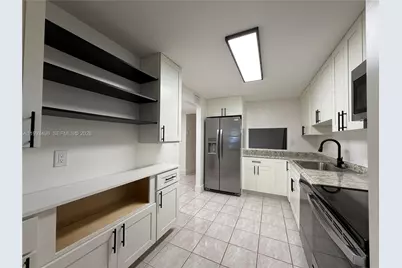 400 Commodore Dr #101, Plantation, FL 33325 - Photo 6