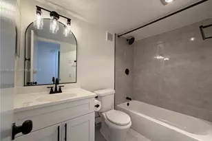 400 Commodore Dr, Plantation, FL 33325 - Photo 16