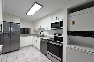 400 Commodore Dr, Plantation, FL 33325 - Photo 8