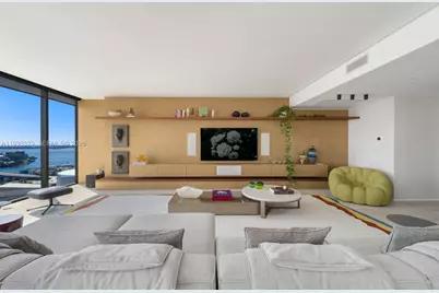 1000 Biscayne Blvd #2702, Miami, FL 33132 - Photo 12