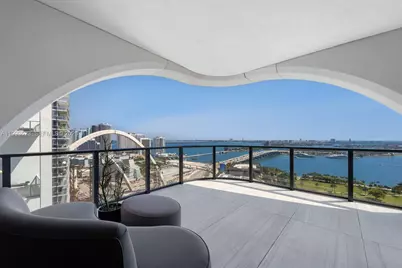 1000 Biscayne Blvd #2702, Miami, FL 33132 - Photo 1