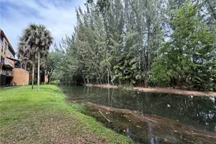 400 Commodore Dr, Plantation, FL 33325 - Photo 36