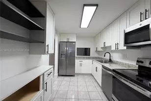 400 Commodore Dr, Plantation, FL 33325 - Photo 6