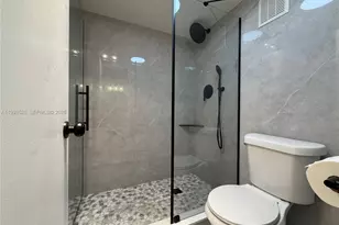 400 Commodore Dr, Plantation, FL 33325 - Photo 30