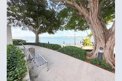 2333 Brickell Ave #1407, Miami, FL 33129 - Photo 22