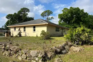 4181 Silver Sword Ct, North Fort Myers, FL 33903 - Photo 4