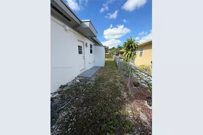 2784 SW 31st Pl, Miami, FL 33133 - Photo 16
