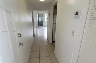 10090 NW 80th Ct, Hialeah Gardens, FL 33016 - Photo 6