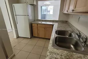 10090 NW 80th Ct, Hialeah Gardens, FL 33016 - Photo 12
