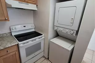 10090 NW 80th Ct, Hialeah Gardens, FL 33016 - Photo 18