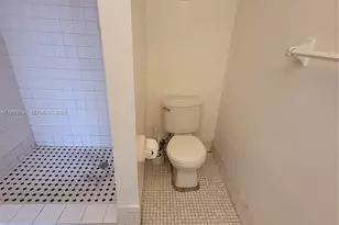 10090 NW 80th Ct, Hialeah Gardens, FL 33016 - Photo 42