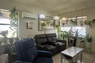 516 SW 7th Ct, Miami, FL 33130 - Photo 6
