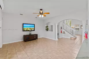 18140 NW 90th Ave, Hialeah, FL 33018 - Photo 14