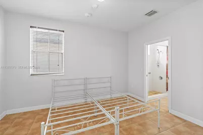 18140 NW 90th Ave, Hialeah, FL 33018 - Photo 38