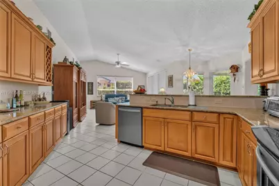 290 Landings Blvd, Weston, FL 33327 - Photo 40