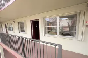 151 SW 135th Terrace, Pembroke Pines, FL 33027 - Photo 2