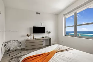 4111 S Ocean Dr, Hollywood, FL 33019 - Photo 18