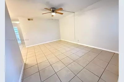 606 S C St #103, Lake Worth, FL 33460 - Photo 2