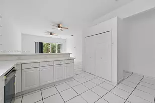 8852 NW 147th Ln, Miami Lakes, FL 33018 - Photo 10