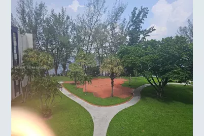 10000 NW 80th Ct #2415, Hialeah Gardens, FL 33016 - Photo 1