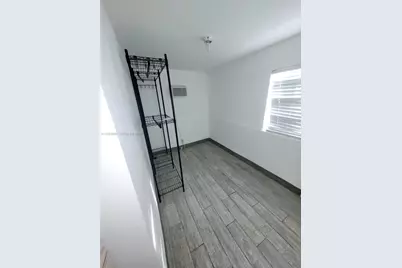 5720 NE Miami Pl, Miami, FL 33137 - Photo 20