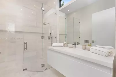 2560 Del Lago Dr, Fort Lauderdale, FL 33316 - Photo 62