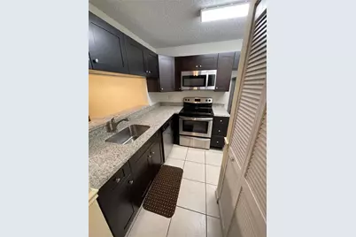 1204 Glenmoor Dr #1204, West Palm Beach, FL 33409 - Photo 6