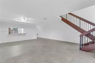 425 W Park Dr, Miami, FL 33172 - Photo 4