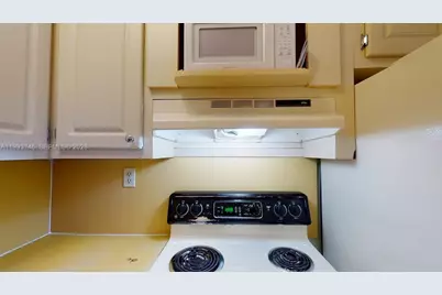 1955 NE 135th St #301, North Miami, FL 33181 - Photo 10