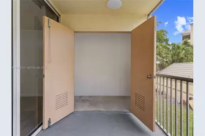 8343 Lake Dr #205, Doral, FL 33166 - Photo 18