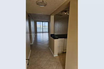 114 Lake Emerald Dr #409, Oakland Park, FL 33309 - Photo 2