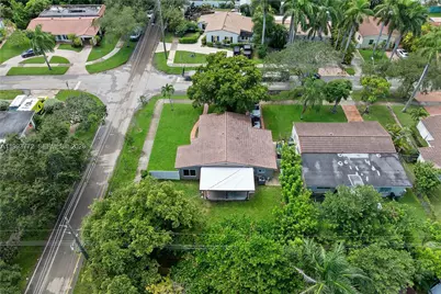 925 NE 4th St, Hallandale Beach, FL 33009 - Photo 26