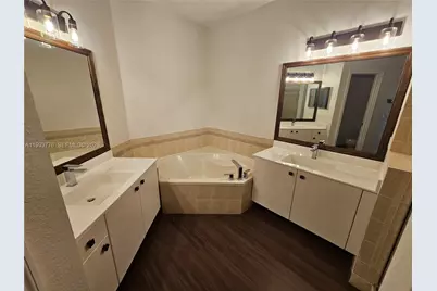 11384 NW 84th Ter, Doral, FL 33178 - Photo 22