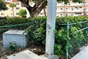 411 S Hollybrook Dr, Pembroke Pines, FL 33025 - Photo 28